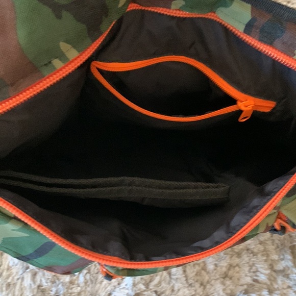 DIAPER DUDE CAMO DIAPER BAG - Picture 9 of 9